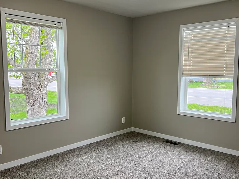 700 1st Ave #8 — Photo 3