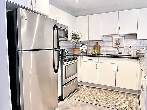 5th image of 4446 N 36th St APT 24