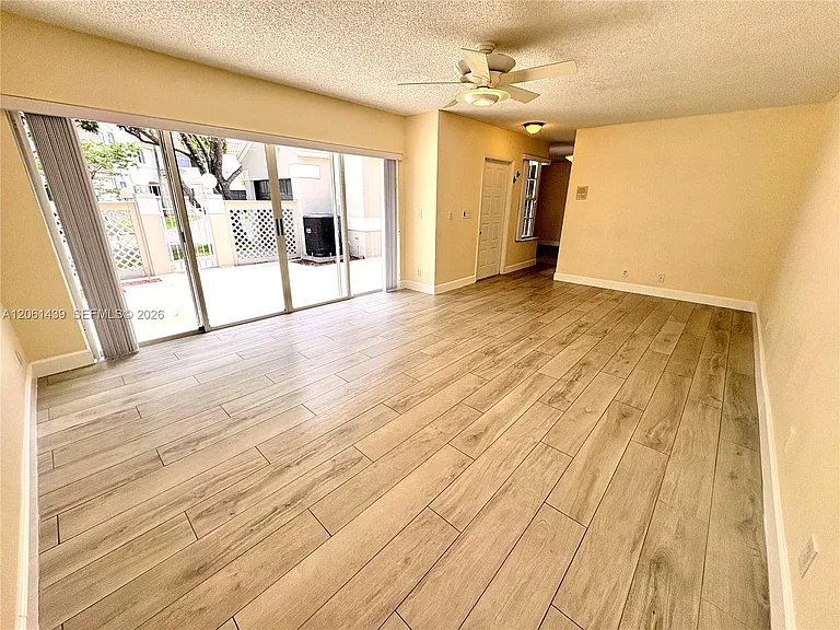 11196 Longboat Dr — Photo 4