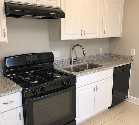 Upgraded kitchen with all new appliances and cabinets!