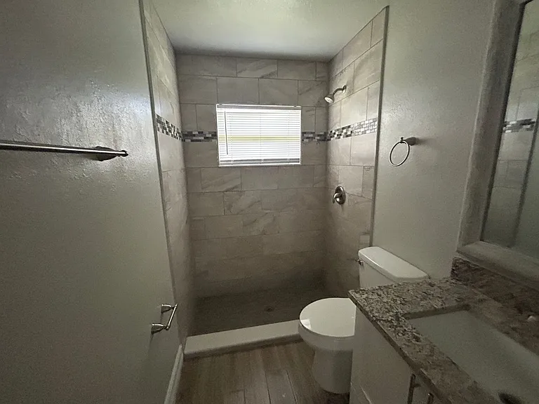 2412 NW 8th Pl — Photo 19
