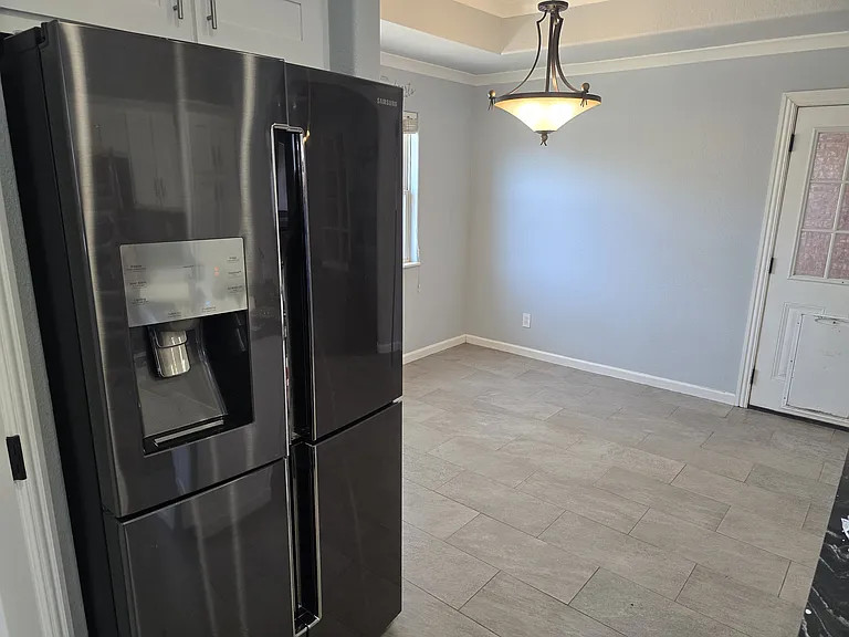 5906 Valencia Ave — Photo 8