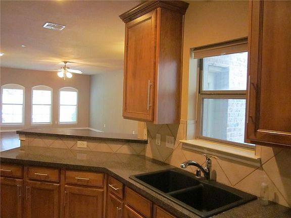 3rd image of 5818 Grosseto Dr