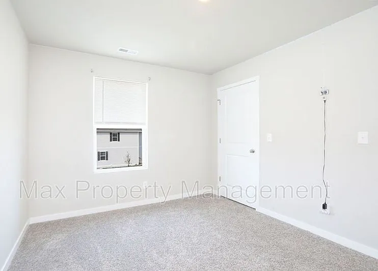 2302 SW 23rd St — Photo 10
