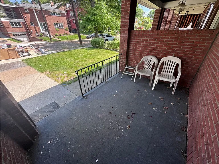 5944 Phillips Ave — Photo 2