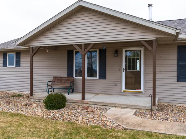 896 County Road 2250 Rd E, Secor, IL 61771