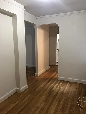 Rented by Siderow Residential Group | media 7