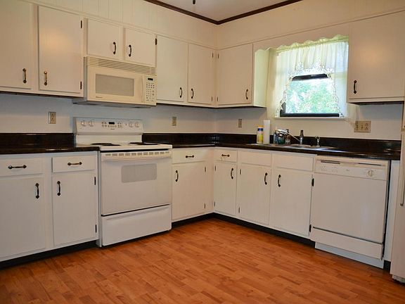 2nd image of 7805 Berkshire Blvd