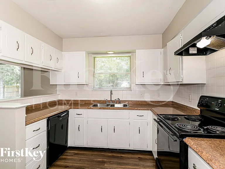 634 Watkins Glen Dr — Photo 6