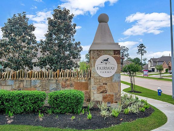 2nd image of 25727 Boxwood Hedge Ln