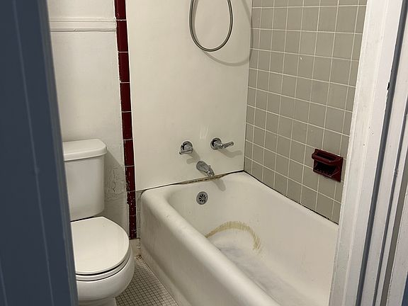 5th image of 404 E Main St #230