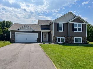640 Irwin Cir, Annandale, MN 55302