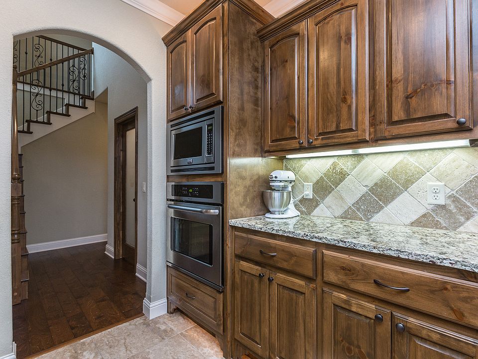 Built in oven and microwave