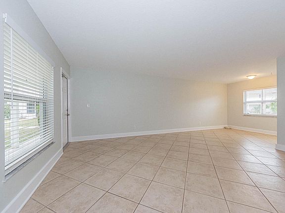 4th image of 523 Royal Palm Blvd #G5