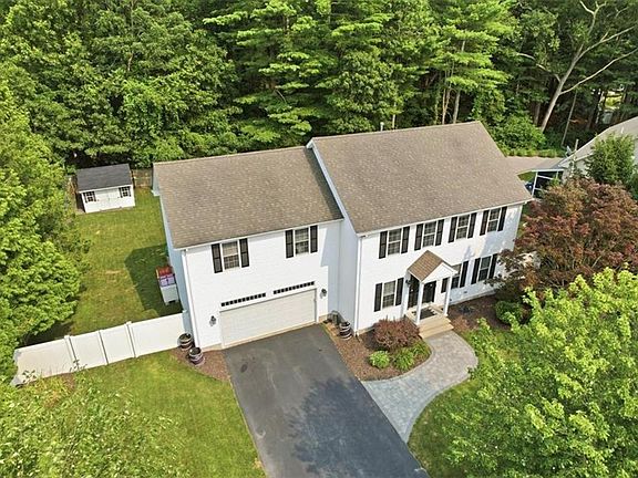 3rd image of 26 Davis Cir