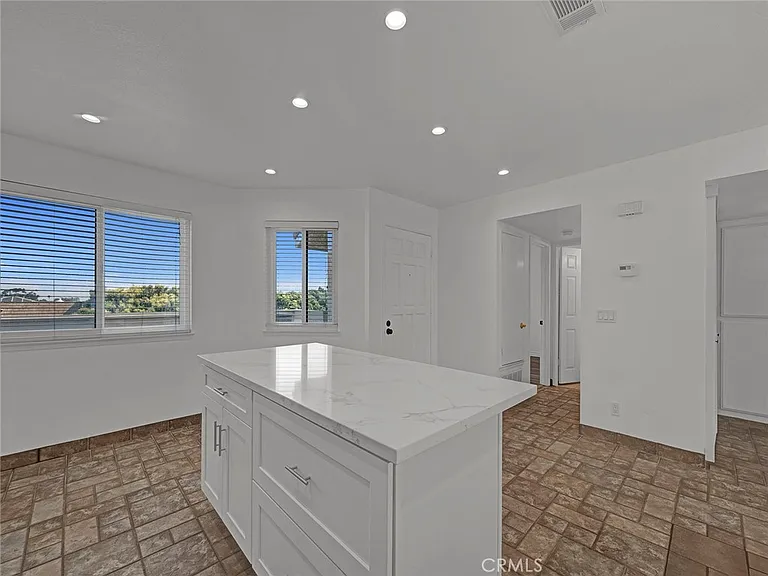 630 Island View Cir — Photo 8