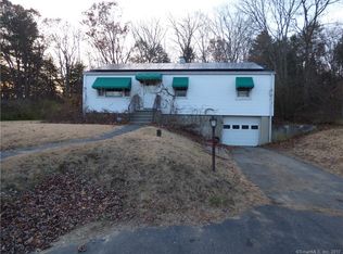 11 Sunnyview Ter, Sandy Hook, CT 06482