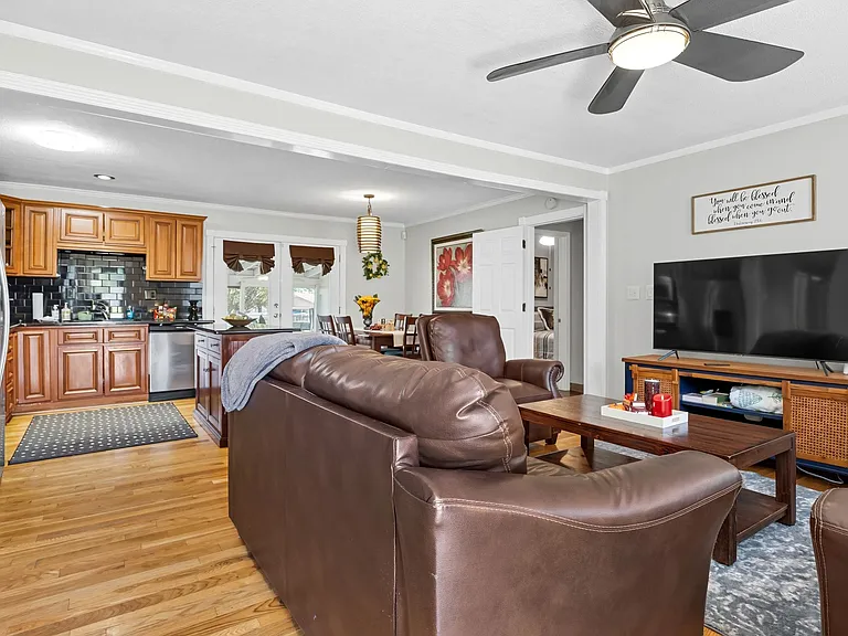 2891 Sunnyview Dr — Photo 5