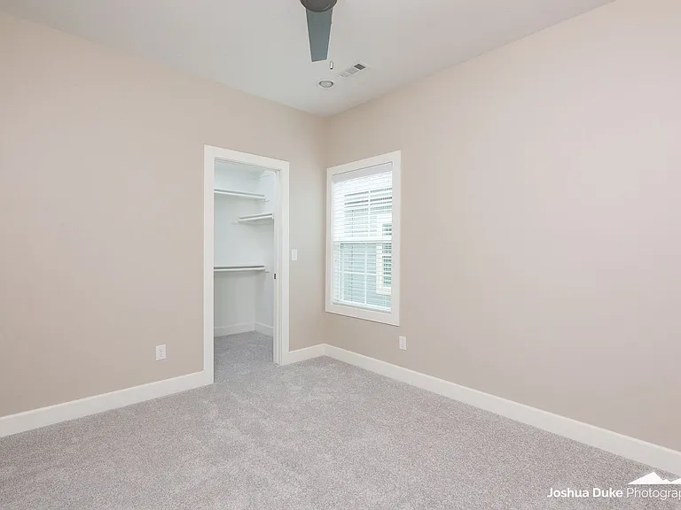 1320 S College Ave — Photo 31