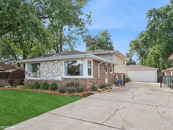 2nd image of 6707 W 90th St