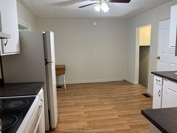 4th image of 26 Charteris St