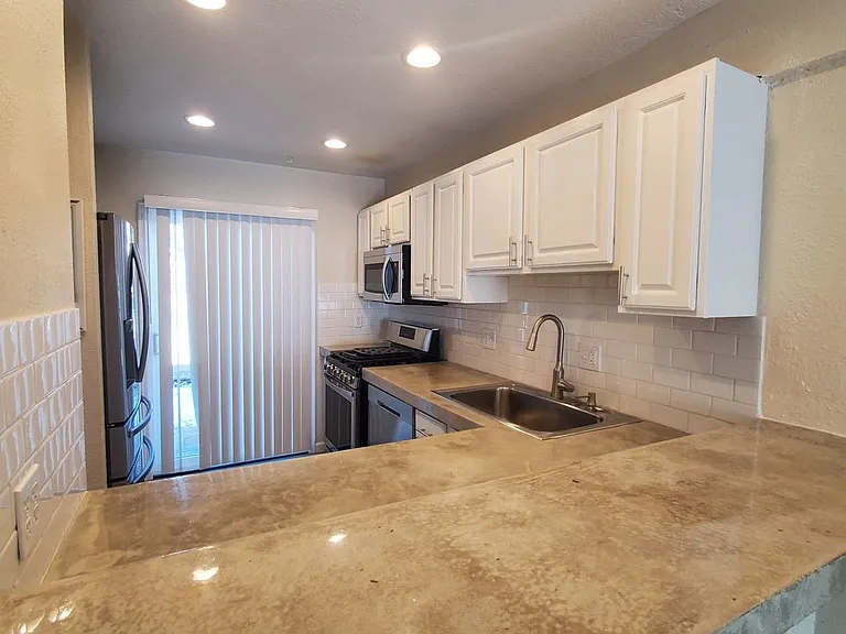 3525 Rebecca Ln #B — Photo 5
