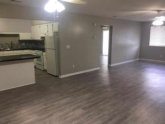 2nd image of 211 SW Wren Ct APT 201
