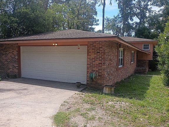 3rd image of 791 SW Vanwood Ct