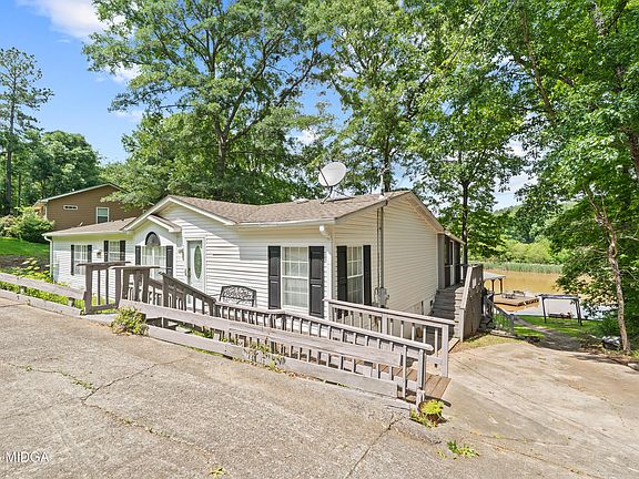4th image of 275 Burtom Rd