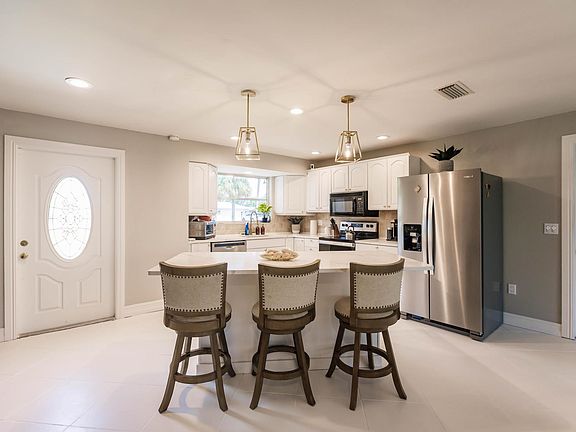 5th image of 27 Pebble Beach Blvd
