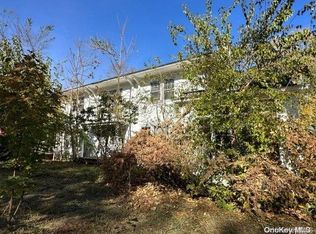 351 Lake Shore Rd, Ronkonkoma, NY 11779