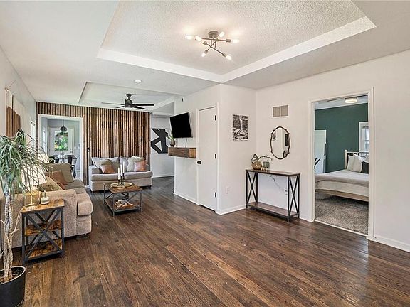 4th image of 5535 Osage Ave
