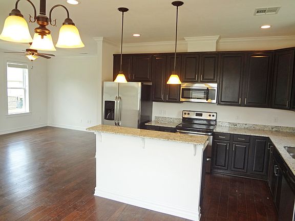 3rd image of 5608 Arts St