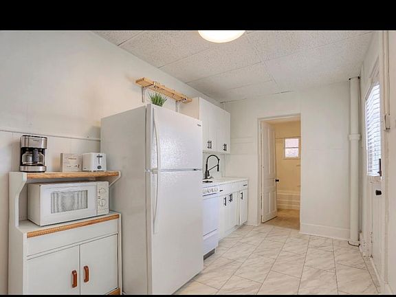 4th image of 515 Sanford St