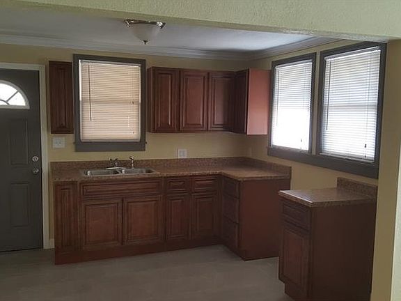 2nd image of 430 N Pinellas Ave