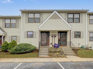 68 English Club Dr, Englishtown, NJ 07726