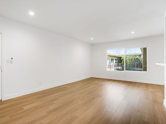 5th image of 3343 Bagley Ave #16