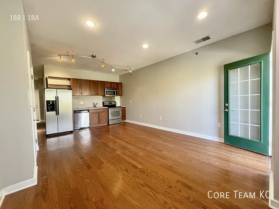 Building Photo - 2911 Cherry St #611