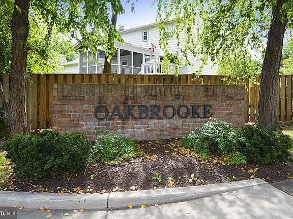 2nd image of 1404 Oakbrooke Ave