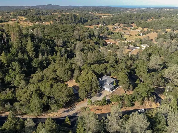 2188 American River Trl, Cool, CA 95614