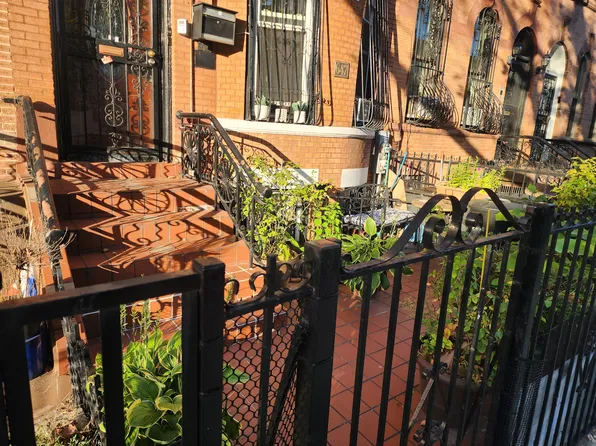 647 Saint Johns Place image 3 of 10