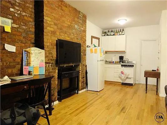 Rented by DSA Realty | media 27