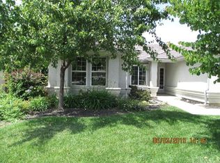 2251 Pacific Ct, Madera, CA 93637
