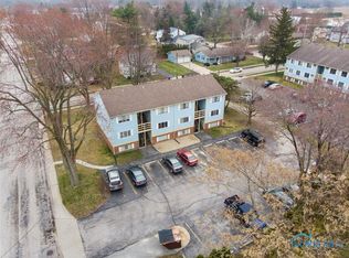 854 8th St, Bowling Green, OH 43402