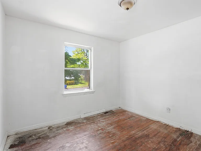 7827 Rugby Ave — Photo 23