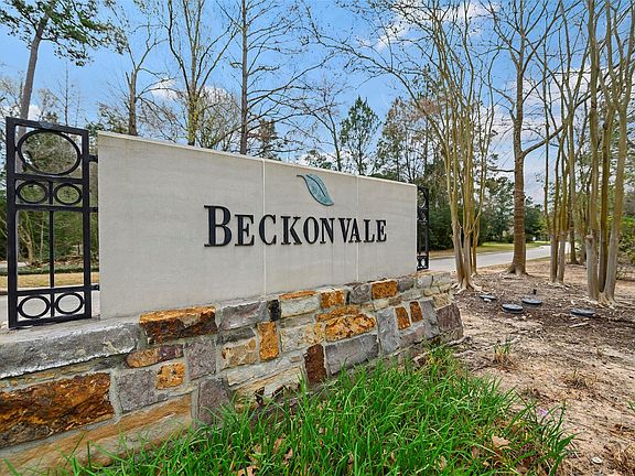 2nd image of 98 E Beckonvale Cir