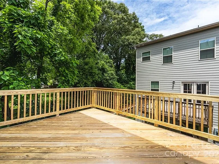 1736 Town Oak Ln — Photo 6