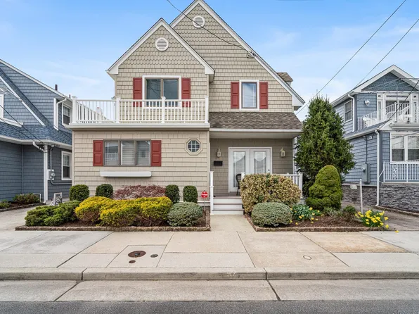 18 N Huntington Ave, Margate, NJ 08402