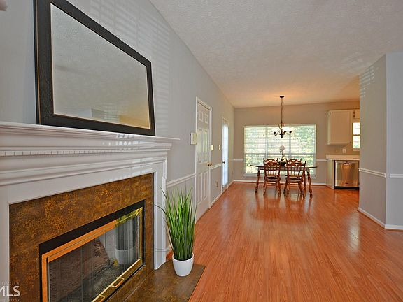 4th image of 209 Preston Cir