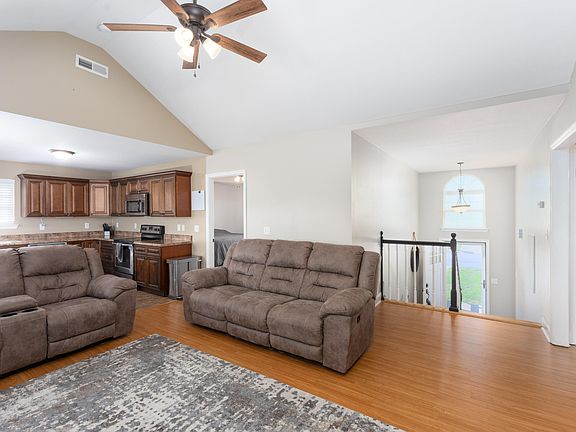 4th image of 2076 Short Leaf Ln